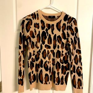 Tahari Leopard print sweater. XS